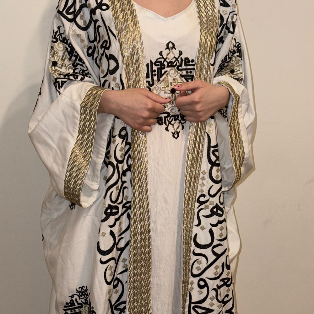 White and Black Embroidered Kaftan/Abaya - Picture 5 of 5